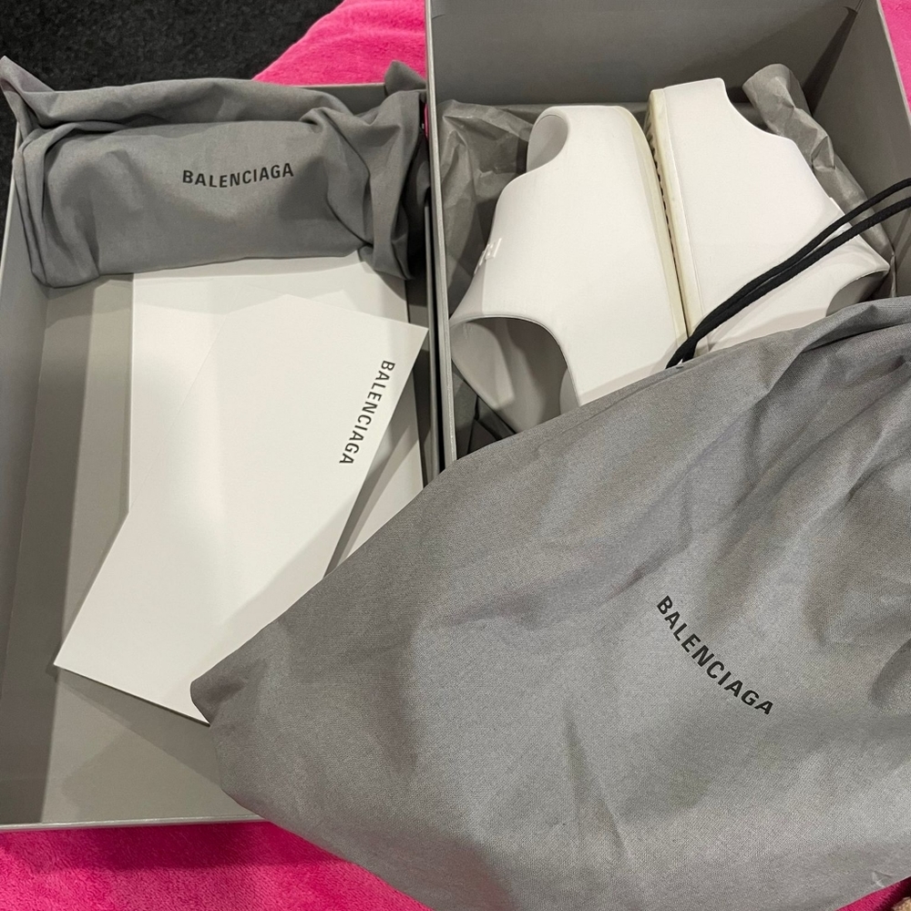 Balenciaga Chunky slide Rubber/Logo Authentic. Two summer used. - Picture 4 of 8